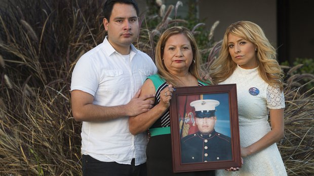 Peralta’s family to accept Navy Cross